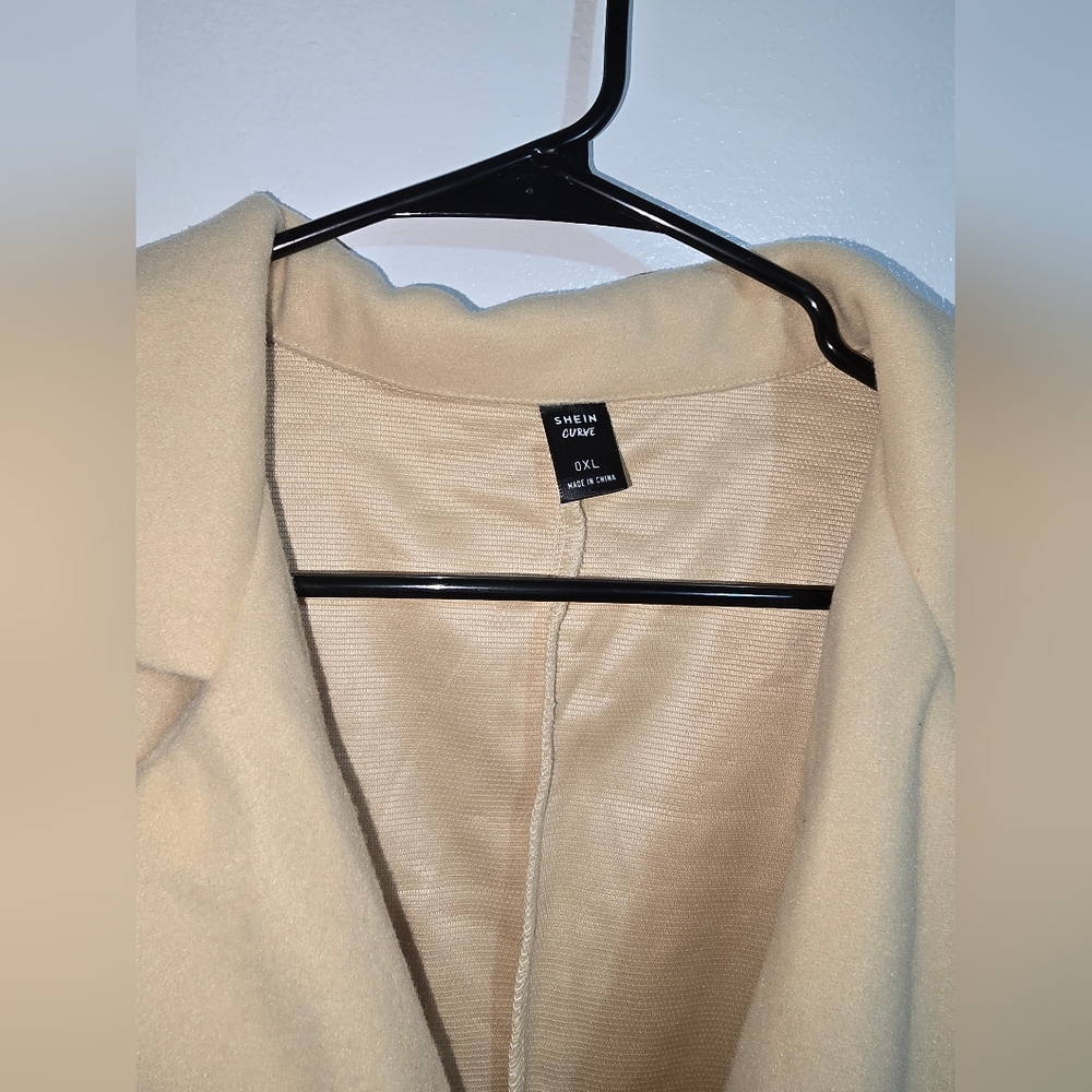 Veste - Picture 3 of 5